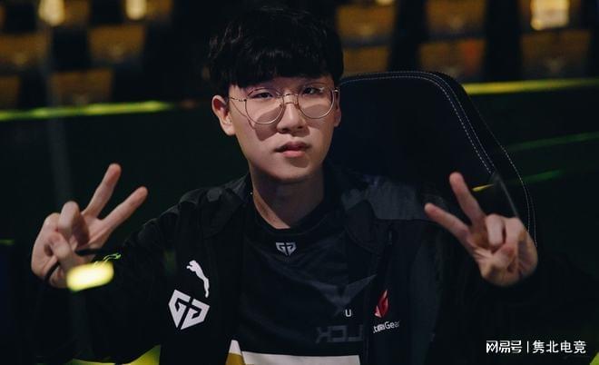 足球运动的 足球运动的