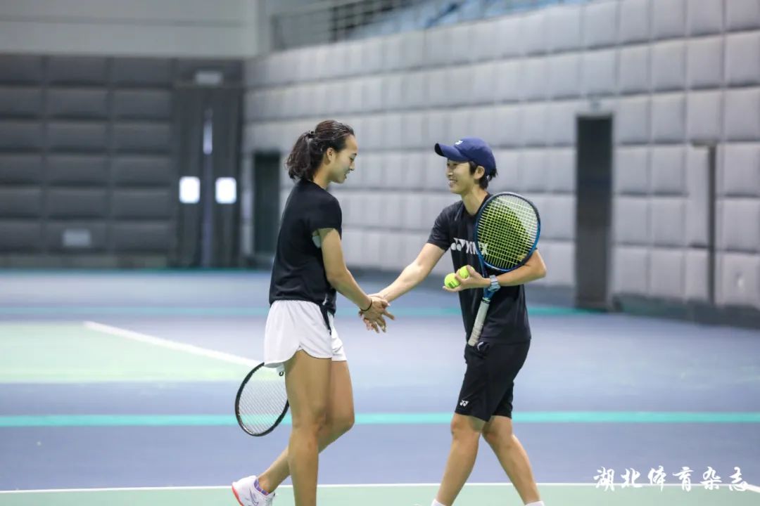 而戴维斯显 而戴维斯显